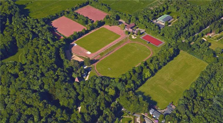 Schläge in Geestemünde: Zwei Männer gehen auf 20-Jährigen los An den Sportplätzen im Bürgerpark in Geestemünde sind zwei junge Männer auf einen 20-Jährigen losgegangen.