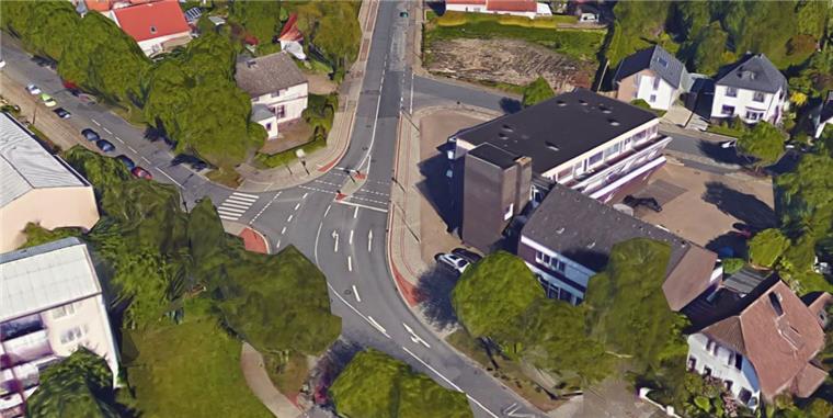 Leherheide: Fußgängerin verursacht Verkehrsunfall und geht einfach weiter An der Ecke Debstedter Weg/Mecklenburger Weg in Leherheide hat's gekracht.