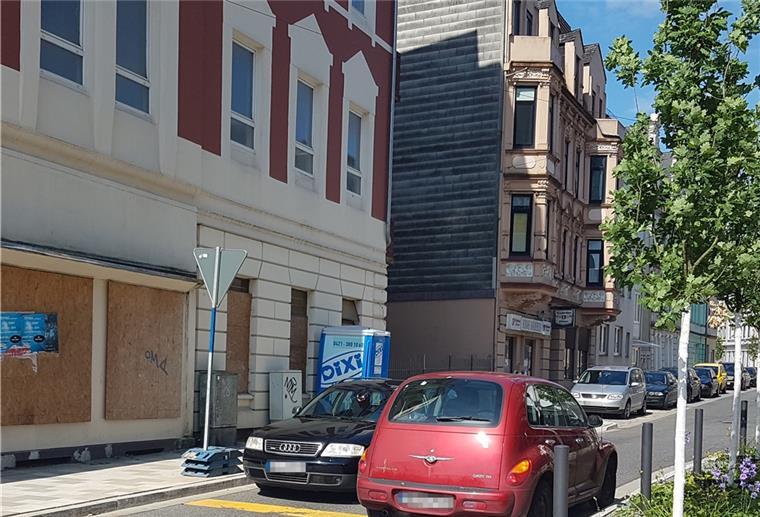 Die neue Kistnerstraße ist schön - aber zu eng An der Einmündung zur Hafenstraße ist es auf der Kistnerstraße sehr eng, wenn sich zwei Fahrzeuge begegnen.