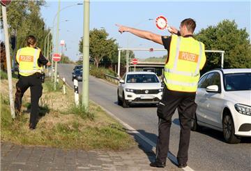 An der Grimsbystraße in Bremerhaven wurden am Freitag 160 Autos kontrolliert.