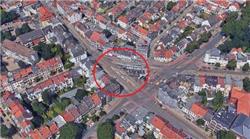 An der Haltestelle St.-Jürgen-Straße in Bremen ist ein Senior am Mittwochmittag von einer Straßenbahn erfasst worden.