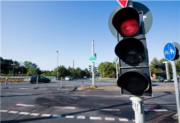 An der Kreuzung Friedrich-Ebert-Straße/Bismarckstraße in Bremerhaven wird die Signaltechnik erneuert. Es kann zu Verkehrsbehinderungen kommen. 