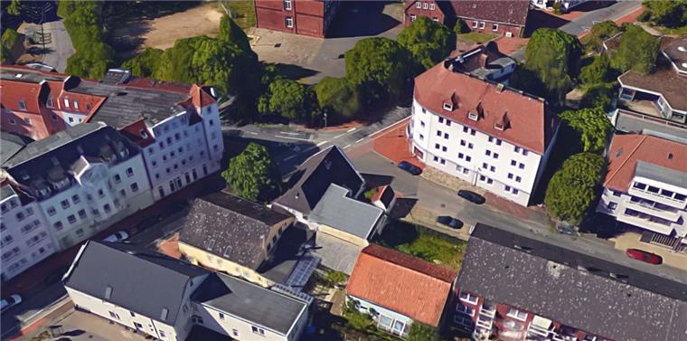 Lehe: 44-Jährige biegt ab und rammt Radfahrer An der Kreuzung Lange Straße/Krüselstraße ist am Dienstagvormittag ein Radfahrer verletzt worden.