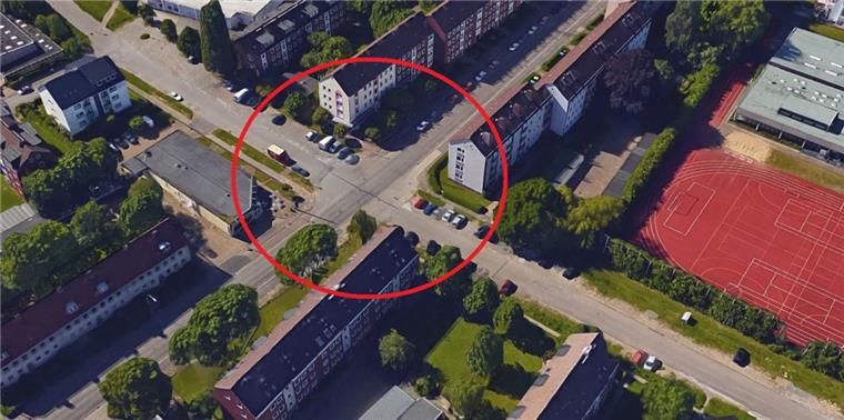 Verkehrsunfall in Geestemünde: Kinder lenken Fahrer ab An der Kreuzung Schillerstraße/Hamburger Straße hat sich am Dienstagabend ein Verkehrsunfall ereignet.