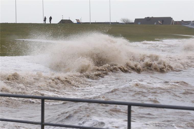 Stärkster Orkan des Winters: Sturmflut erwartet An der Nordseeküste könnte es zu einer Sturmflut kommen.