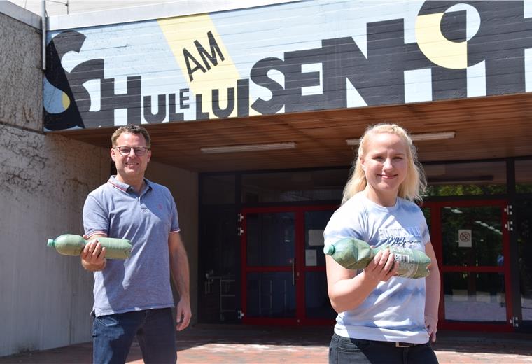 Virtuelle Sportstunde bringt Schüler ins Schwitzen An der Oberschule am Luisenhof geht es trotz Corona sportlich zu: Annika Ulbrich bietet über die Video-Plattform Zoom Sportstunden für ihre Schüler an. Schulleiter Rainer Janßen hat die Stunde bewertet.