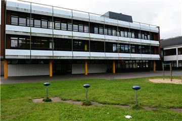 An der Oberschule Dorum zieht und bröckelt es. Baupolitiker liebäugeln mit einem Teilabriss und einem kompakten Neubau.