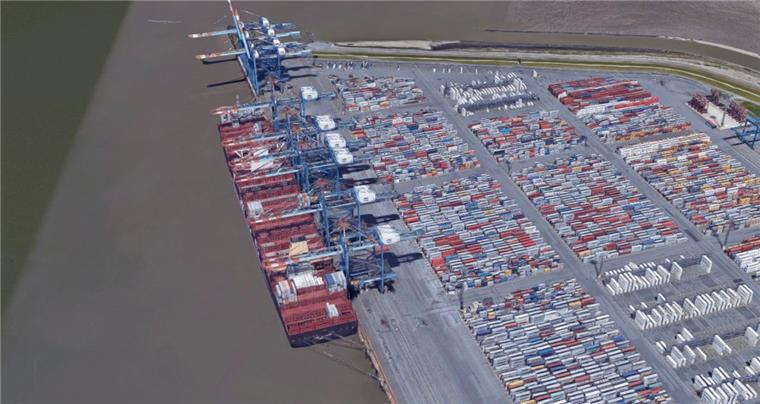 An der Stromkaje (Symbolfoto) in Bremerhaven hat ein Schiff ungeklärtes Abwasser in die Weser gelassen.