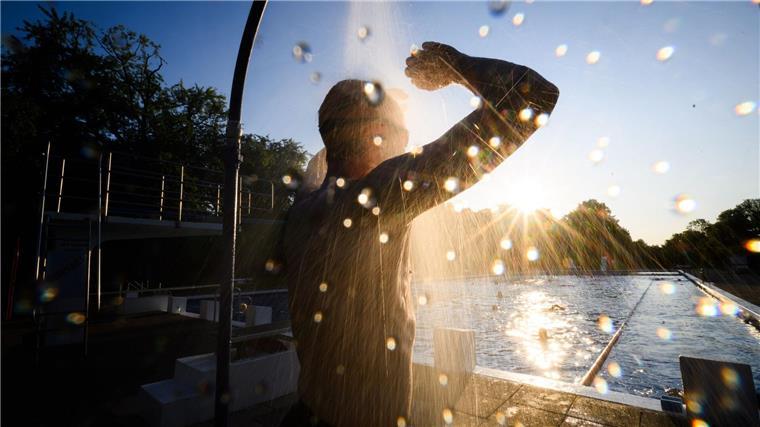 Hitze in Niedersachsen - Stationen melden Werte um 30 Grad An einer Wetterstation in Barsinghausen-Hohenbostel in der Region Hannover wurden 31 Grad gemessen.