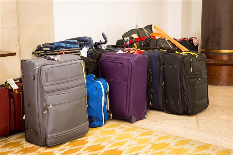 Mit diesen Tipps reist ihr an Weihnachten günstiger und bequemer An Weihnachten zu den Liebsten oder in den Skiurlaub zu reisen, kann Stress bedeuten.