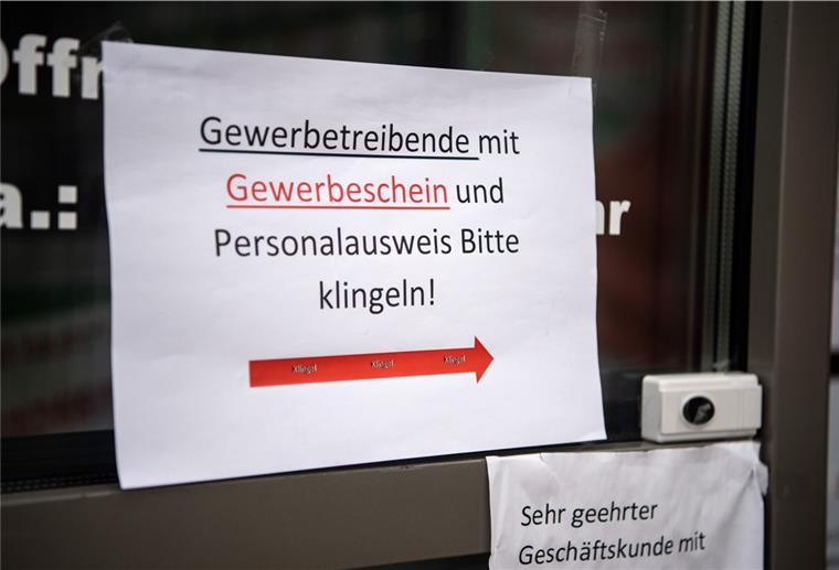 Niedersachsen prüft Wiedereröffnung von Baumärkten Anders als in Bremen können in Baumärkten in Niedersachsen nur Kunden mit Gewerbeschein einkaufen. Das könnte sich ab Samstag wieder ändern.