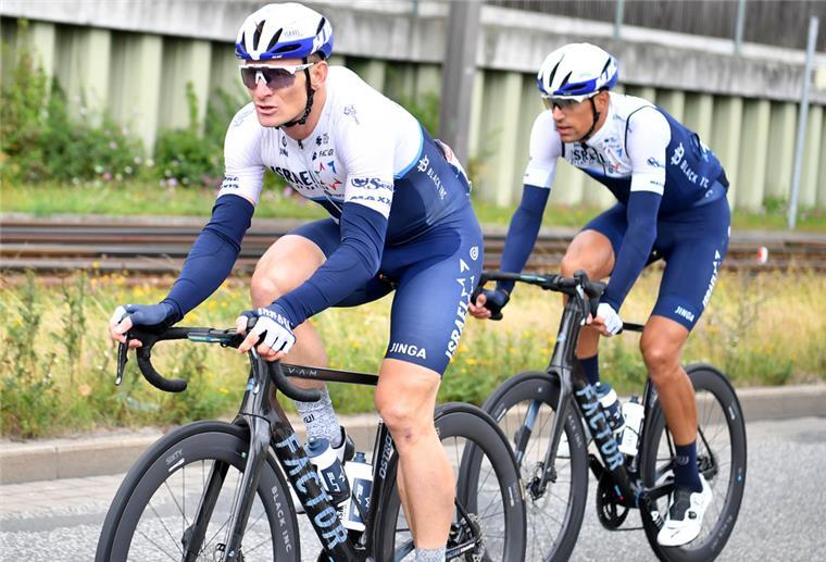 Tour-de-France-Star kommt zum Radrennen nach Nordholz Andre Greipel (links) nimmt an dem Rennen in Nordholz teil.
