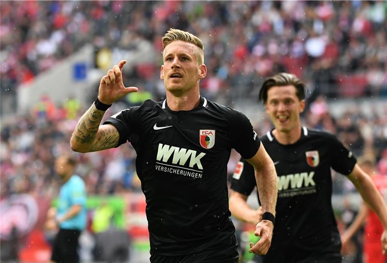 Fußball-Profi André Hahn findet Geisterspiele richtig André Hahns Vertrag beim FC Augsburg läuft noch zwei Jahre.