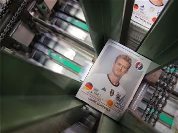 André Schürrle ist dabei, Matthias Ginter auch: Das Panini-Sammelheft zur Europameisterschaft in Frankreich kommt in der kommenden Woche auf den Markt. 