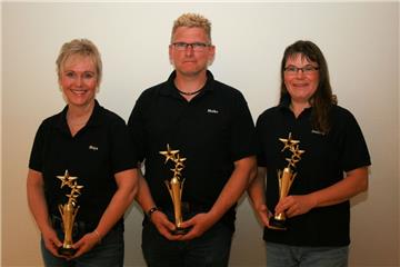 Andrea Osterloh (rechts), Heiko Mieth und Marion Siemsen haben bei der Line Dance-Europameisterschaft in Egmond aan Zee gute Platzierungen erzielt.  