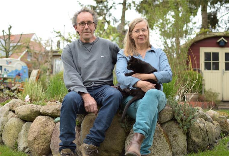 Bremerhaven: Wieder keine „Offene Gartenpforte“ Andrea Türk und ihr Partner Lutz Mauder sind enttäuscht über die Absage der Offenen Gartenpforte.