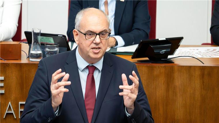 Andreas Bovenschulte (SPD), Bürgermeister von Bremen, bei der Regierungserklärung des Senats in der Bremischen Bürgerschaft.