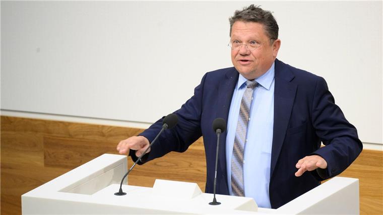 Minister: Benachteiligung von Frauen weiter spürbar Andreas Philippi, Gesundheitsminister Niedersachsen.