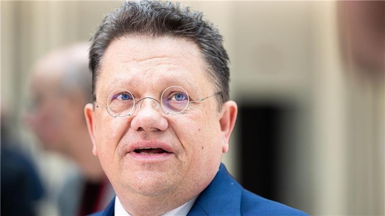 Gegen Gewalt: Hilfsangebote für Kinder und Eltern geplant Andreas Philippi (SPD) spricht.