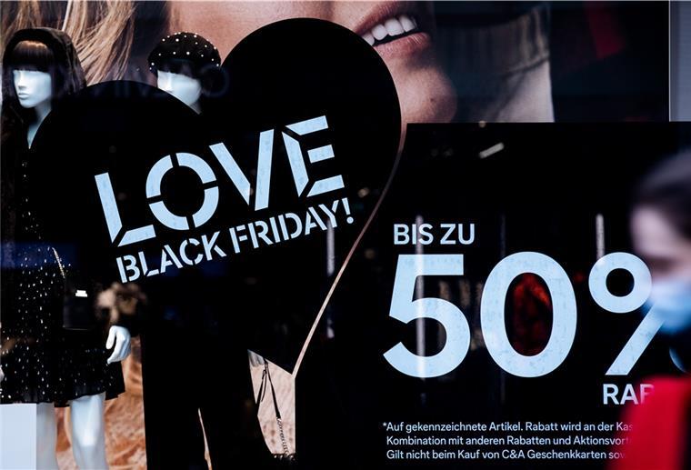 Was lokale Geschäfte vom „Black Friday“ halten Angebote zum „Black Friday“ sind in zahlreichen Geschäften anzutreffen.