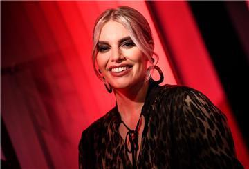 Angelina Kirsch moderiert die Koch-Show „The Taste“ von Sat 1. (Archivbild)