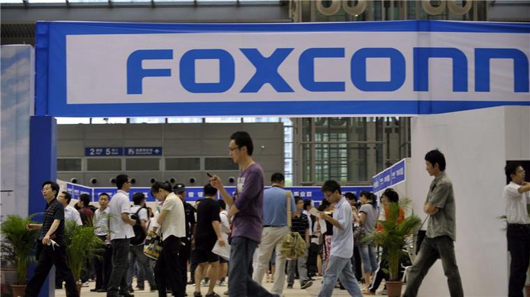 Foxconn will Investitionen in Indien verdoppeln Angestellte eines Foxconn-Werkes.