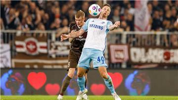 Angreifer Sebastian Polter hat sich mit dem FC Schalke auf eine vorzeitige Vertragsaufslösung geeinigt.
