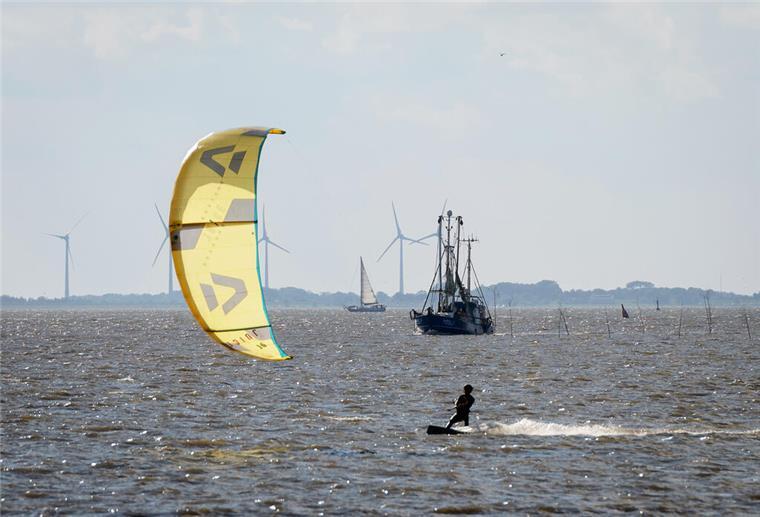 Wind bringt Segel und Adrenalin in Schwung Kitesurfen Weser