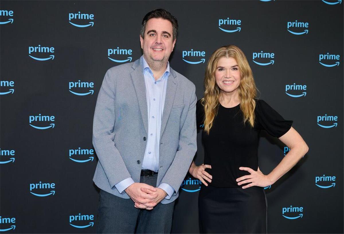 Engelke, Emily, Götter: Das bringt der Streaming-Herbst Anke Engelke und Bastian Pastewka werden Serienstars bei Amazon Prime Video. Die unter anderem in Marburg gedrehte Serie „Perfekt verpasst“ startet am 15. August.