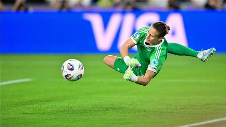 Ann-Katrin Berger hielt beim Viertelfinale der deutschen Fußballerinnen gegen Frankreich im Elfmeterschießen zwei Elfer.