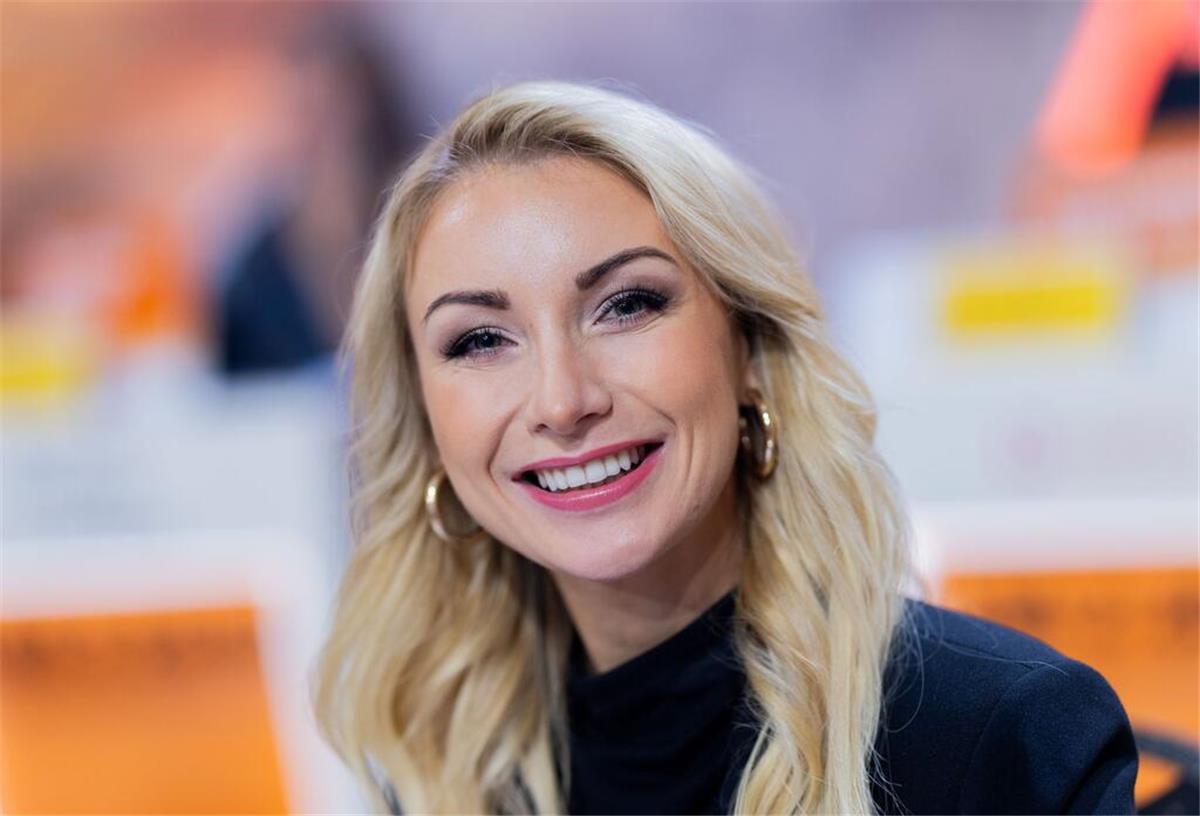 Anna-Carina Woitschack fühlt sich auf der Bühne nackt Anna-Carina Woitschack will ihr neues Selbstvbewusstsein zeigen.