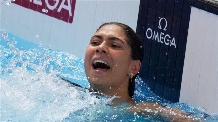 Anna Elendt jubelt über Sensationsgold.