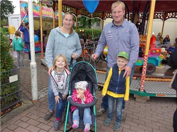 Anna und Ingo Peters aus Heerstedt kommen gerne mit ihren Kindern Melina, Marla ...