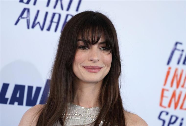 Anne Hathaway sollte bei Casting zehn Männer küssen Anne Hathaway spielt in der romantischen Komädie „Als du mich sahst“ mit.