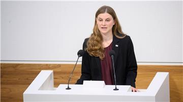 Anne Kura (Grüne), Fraktionsvorsitzende, spricht im Landtag Niedersachsen.