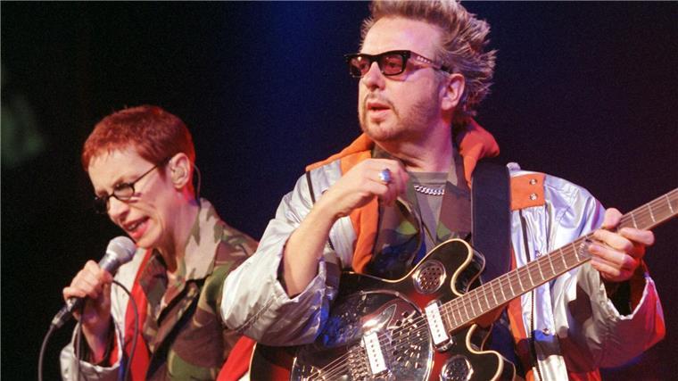 Annie Lennox mit Dave Stewart bei einem Auftritt der Eurythmics. (Archivfoto) 