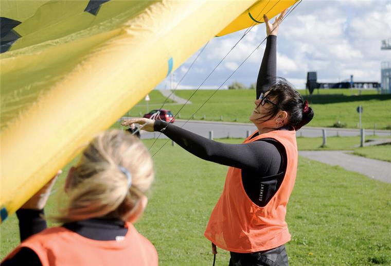 Wind bringt Segel und Adrenalin in Schwung Segel Kiten