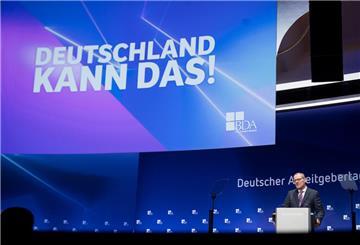 Kanzler Scholz hat angekündigt, das Lieferkettengesetz noch 2024 zu lockern, um bürokratische Hürden abzubauen. Unternehmen hatten wiederholt Kritik geäußert.