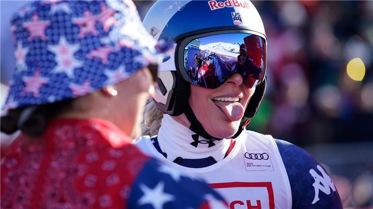 „Zurück in meiner Familie“: Vonn begeistert bei Ski-Comeback Ansage an die Konkurrenz: Mit Lindsey Vonn ist wieder zu rechnen.