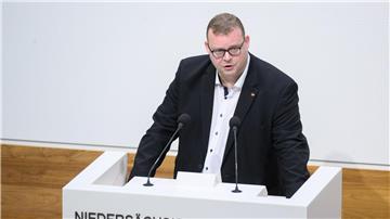 Ansgar Georg Schledde spricht im Landtag Niedersachsen.