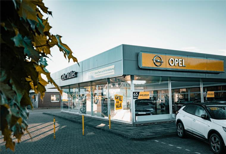 Vom Mietwagen zum Autohaus Autohaus Gebr. Müller Nordenham Neuwagenhalle