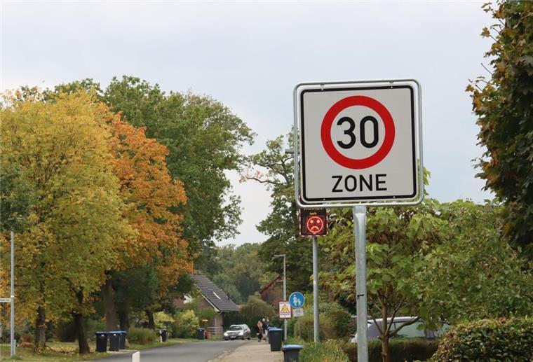 Brückenabriss macht Wohngebiet zur Rennstrecke Ein Verkehrsschild, das darauf hinweist, dass Tempo 30 angesagt ist.