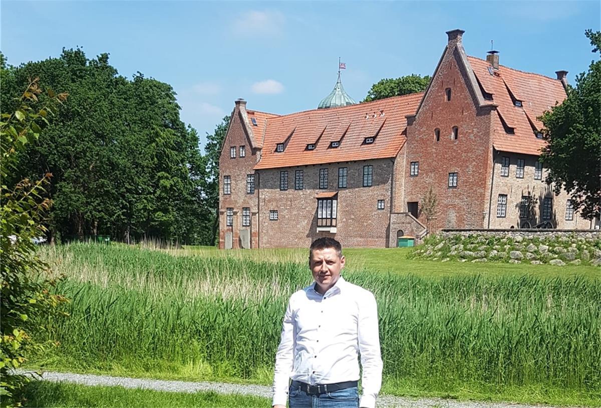 Bederkesa: Wohnhaus wird fast so hoch wie die Burg Anwohner Viktor Gering.