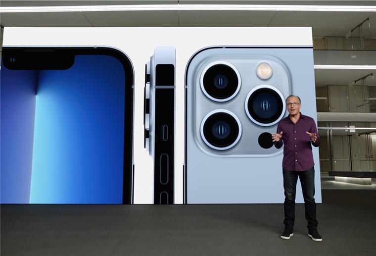 Apple-Marketingchef Greg Joswiak präsentiert am Dienstag, den 14. September, in einer aufgezeichneten Online-Übertragung das neue iPhone 13 Pro.