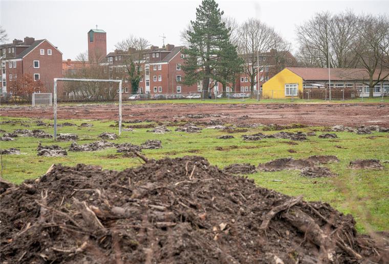 Bremerhaven: Erste Arbeiten für neues Schulzentrum Arbeiten im Bereich der Hambuger Straße künden von dem Schulneubau-Projekt in Geestemünde.