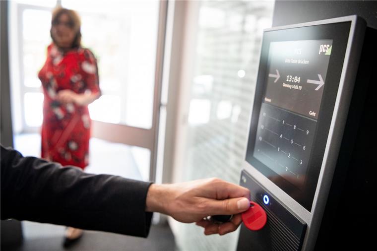 Stechuhr sorgt für Wirbel in der Wesermarsch Arbeitgeber sollen verpflichtet werden, die gesamte Arbeitszeit ihrer Beschäftigten systematisch zu erfassen.