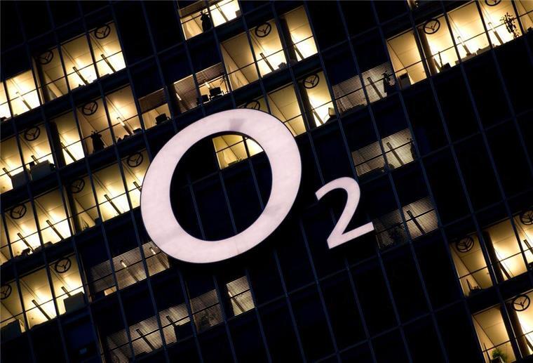 ARCHIV - Telefónica ist neben der Deutschen Telekom und Vodafone einer der drei deutschen Handynetz-Betreiber. Foto: Sven Hoppe/dpa