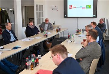 Archivfoto: Im März erwartete man noch, dass die Reform auch in Bremen ihren Weg nimmt. Pressekonferenz zur Magistrats-Reform mit den Koalitionären.