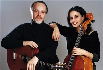 Ariana Burstein und Roberto Legnani.