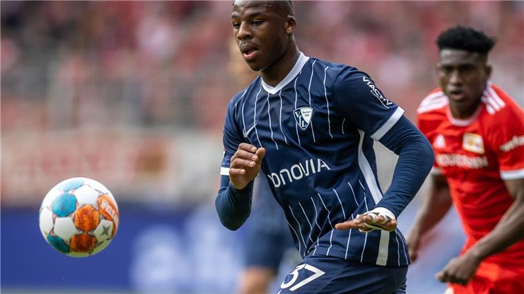 Medien: Nächster Hoffenheim-Transfer geplatzt Armel Bella-Kotchaps (l) Rückkehr in die Bundesliga ist fraglich.